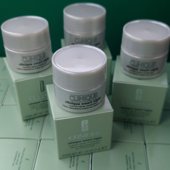 4 New Clinique Smart Night Moisturizer .24 oz Trail Size - Picture 1 of 3